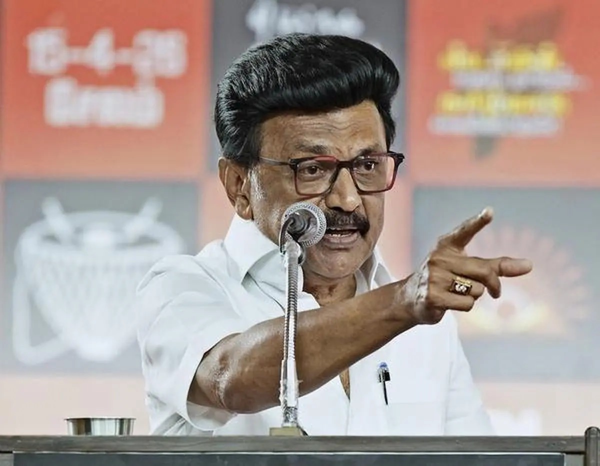 கட்சித் தலைமை எடுக்கும் முடிவுக்கு எம்.எல்.ஏ.க்கள் கட்டுப்பட வேண்டும்: மு.க.ஸ்டாலின் அதிரடி உத்தரவு